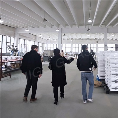 Mexican Client Visits MIGO GLASS Factory To Strengthen Co...