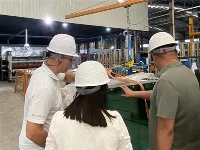 UK Customer Visits MIGO GLASS Factory To Inspect Laminate...