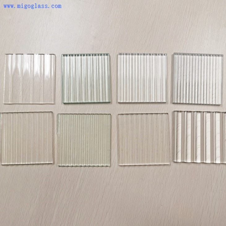Reeded pattern glass